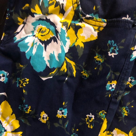 Floral Old Navy Rockstar Jeans - Picture 5 of 5